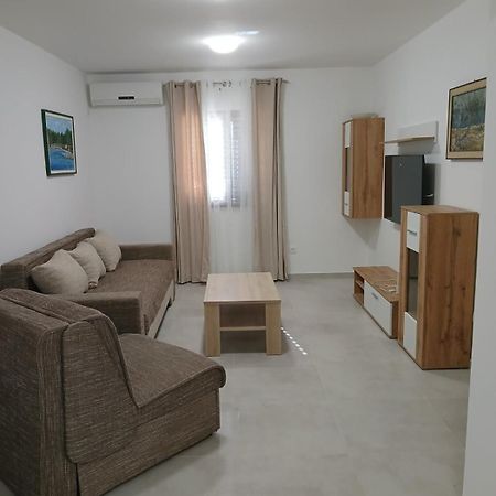 Apartments Njivice Bajcic Екстериор снимка
