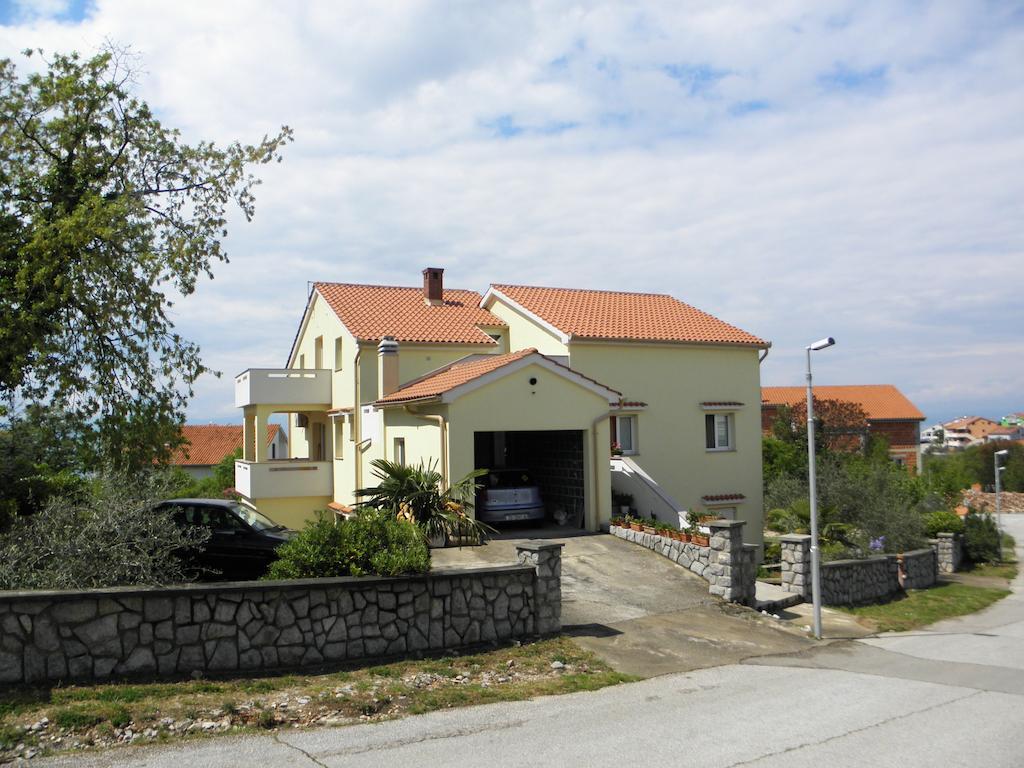 Apartments Njivice Bajcic Екстериор снимка