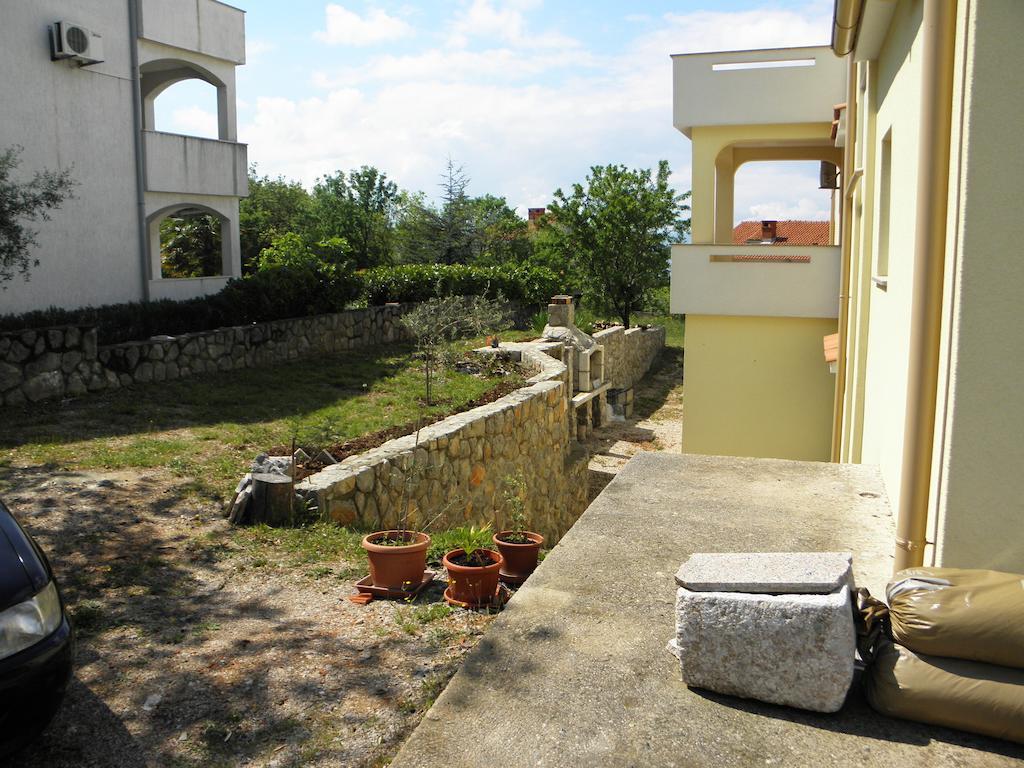 Apartments Njivice Bajcic Екстериор снимка