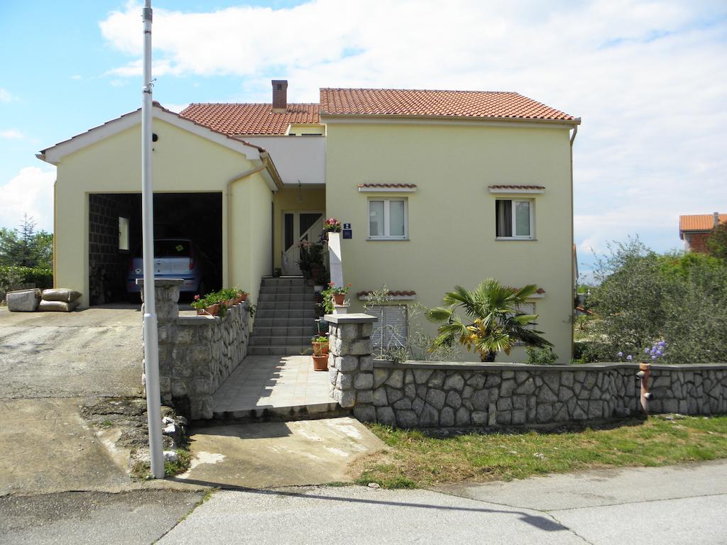 Apartments Njivice Bajcic Екстериор снимка