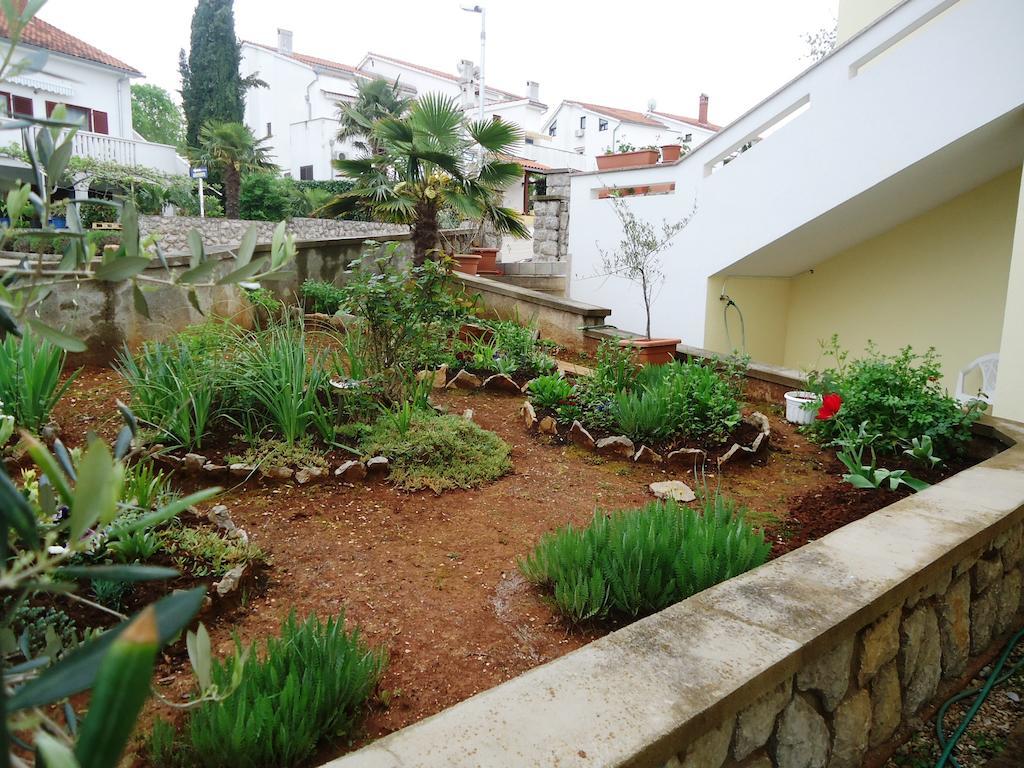 Apartments Njivice Bajcic Екстериор снимка