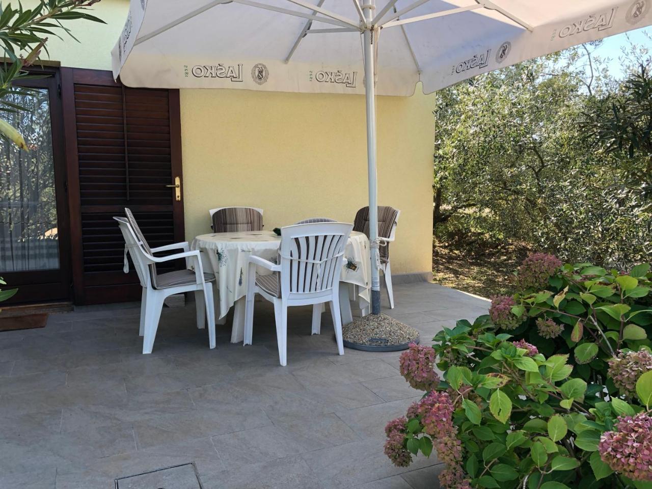 Apartments Njivice Bajcic Екстериор снимка