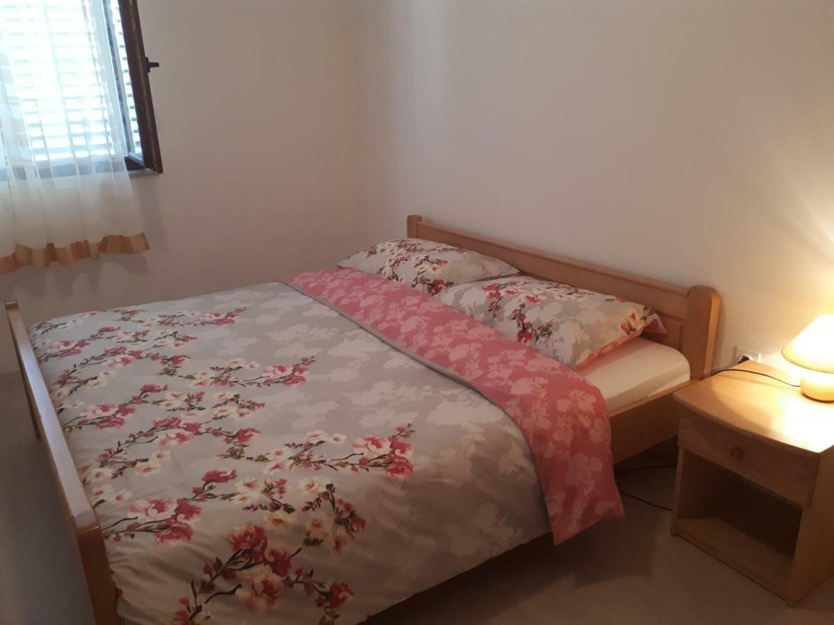 Apartments Njivice Bajcic Екстериор снимка